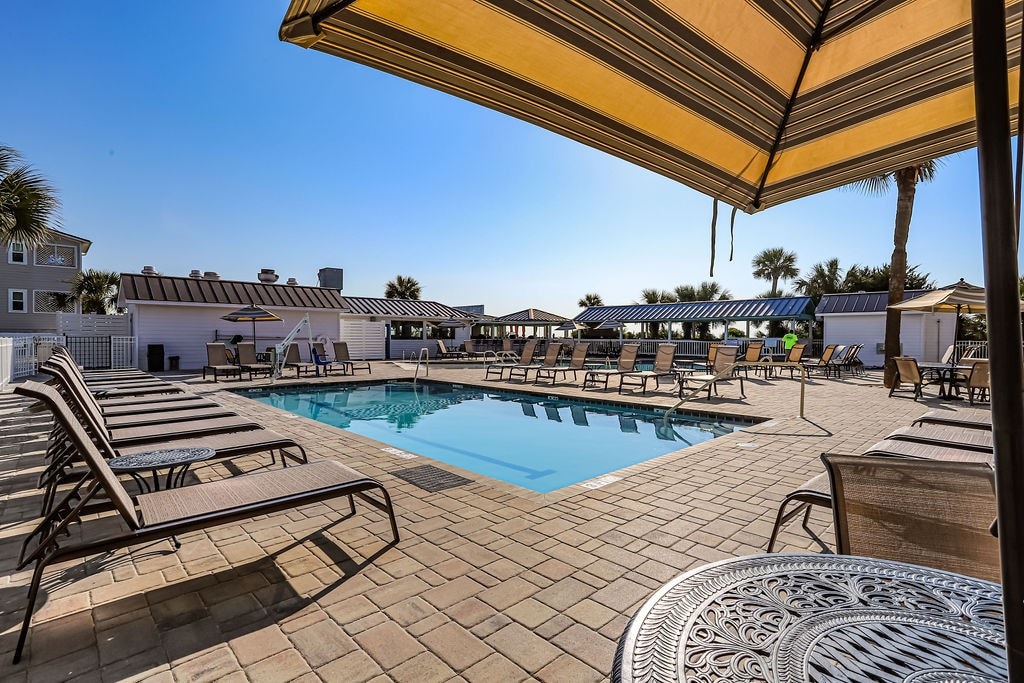 Beachfront Pools Bar/Kitchen - Oceanfront Condo