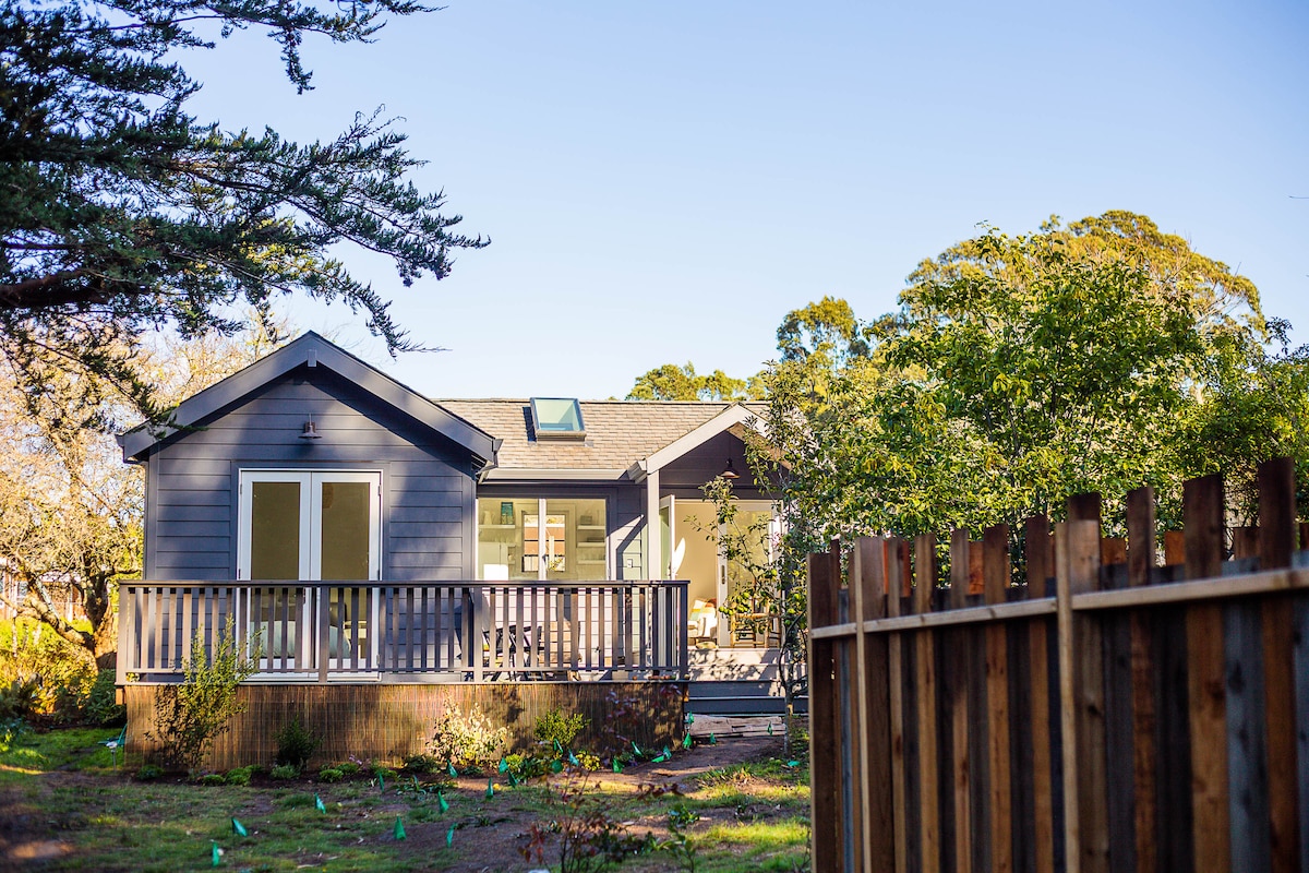 Enchanting cottage in charming Bolinas