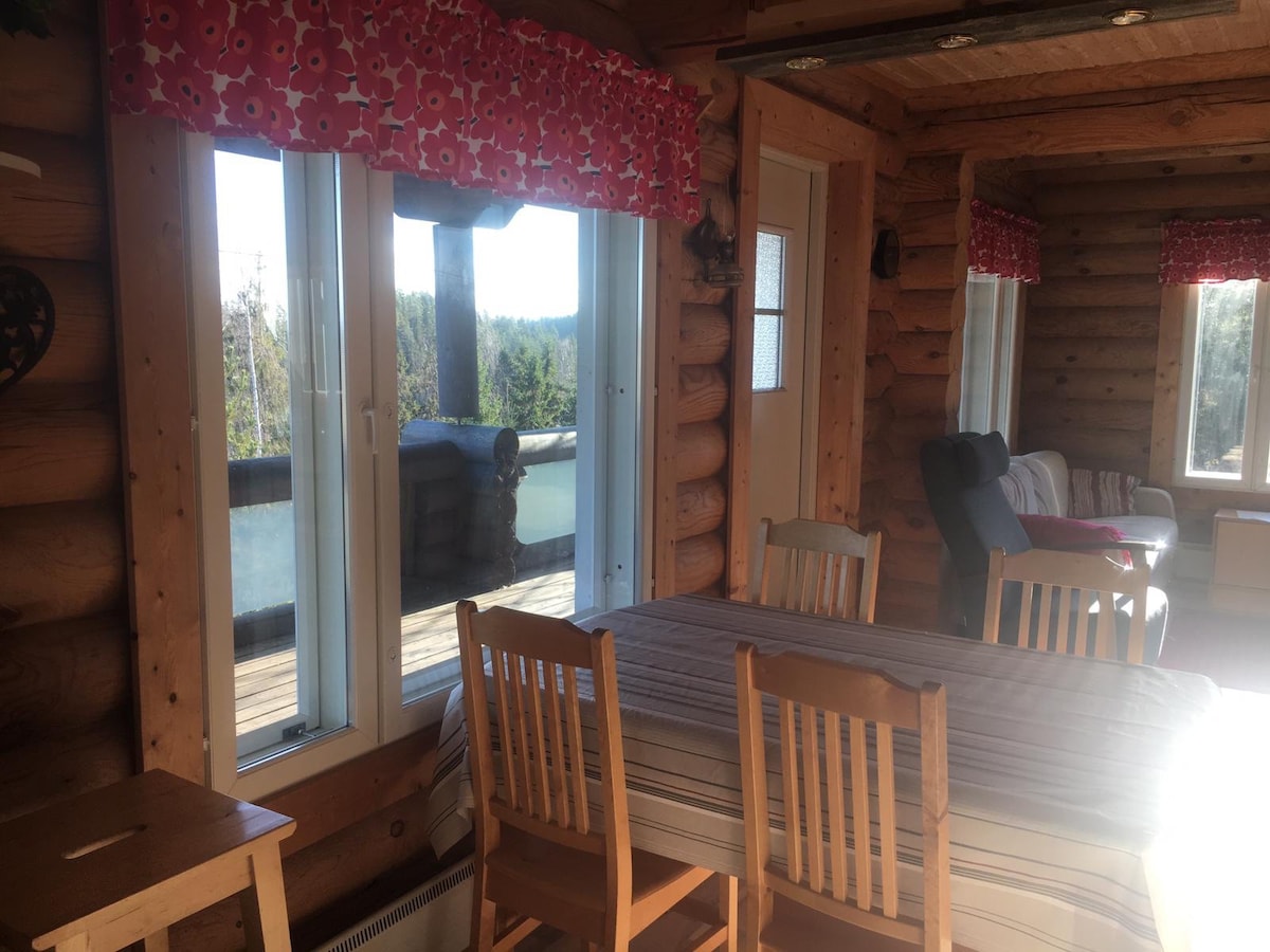 Log cabin with amazing view and jacuzzi