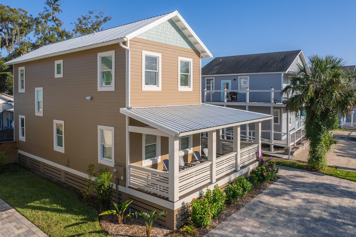 Coastal Oasis•Downtown Home•Gourmet Kitchen•Porch