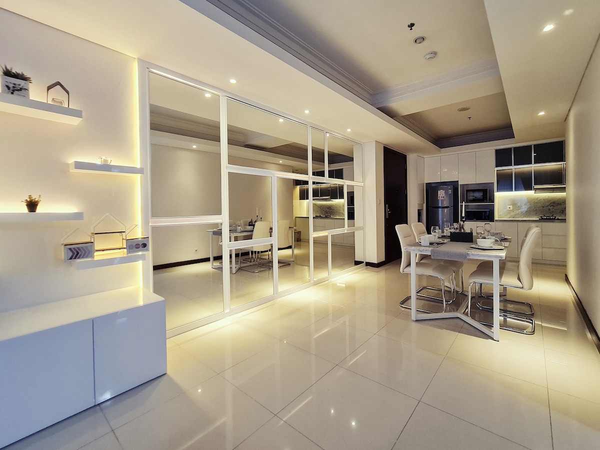 Luxury Minimalist 3BR Kota Kasablanka Casa Grande