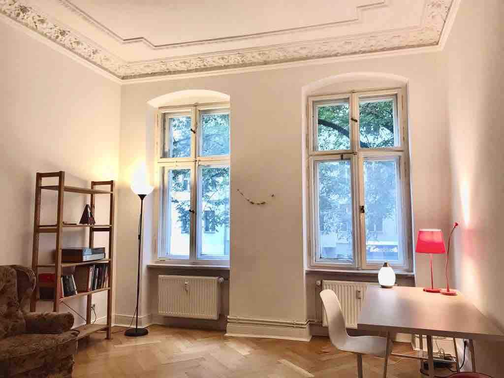 位于克罗伊茨贝格（ Kreuzberg ）心脏地带的美丽房间