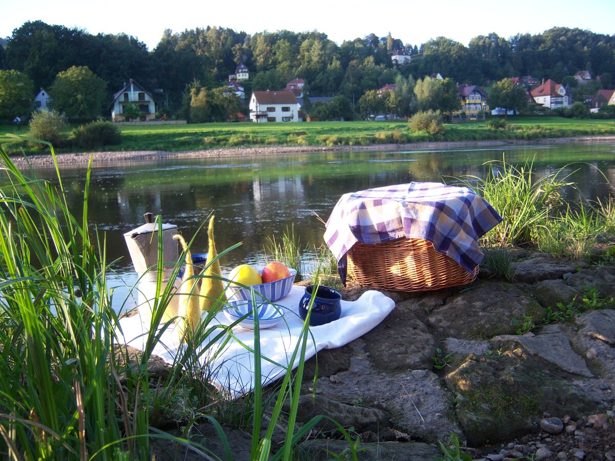 FW 2 in Monument at the Elbe