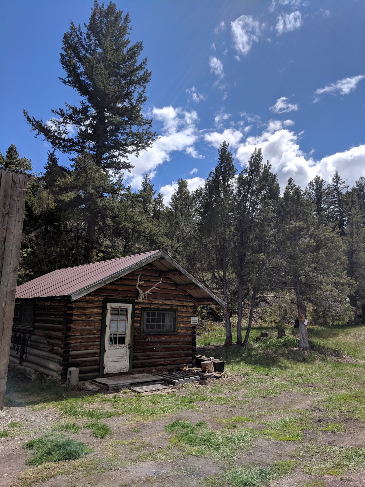 Creekside Cabin at Hiawatha 's Camp