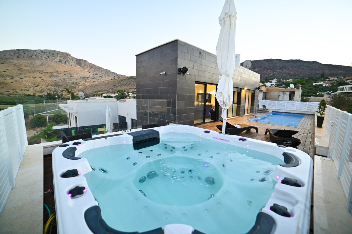Top Summer Holiday Villa with Pool & Hot Tub