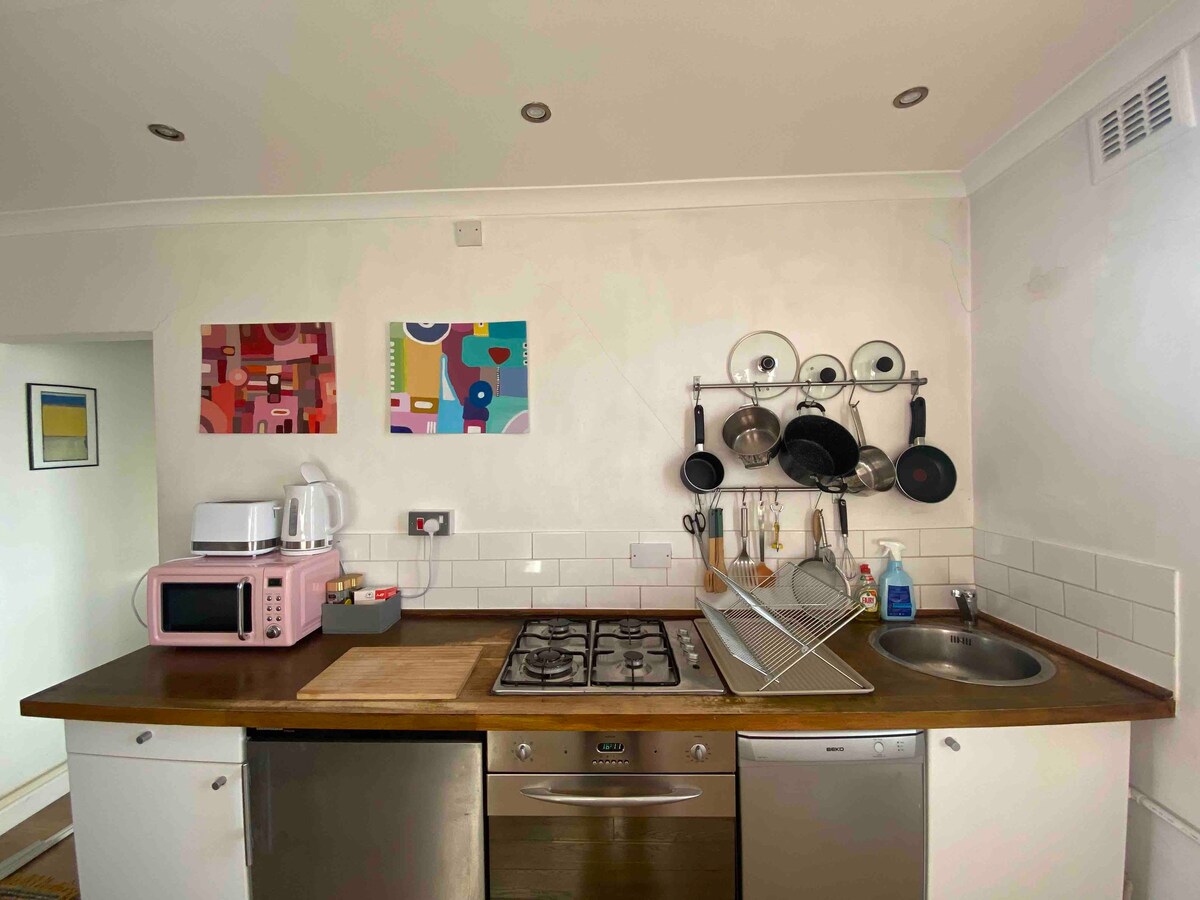 Bright apartment in Clapham & Brixton (Zone 2)
