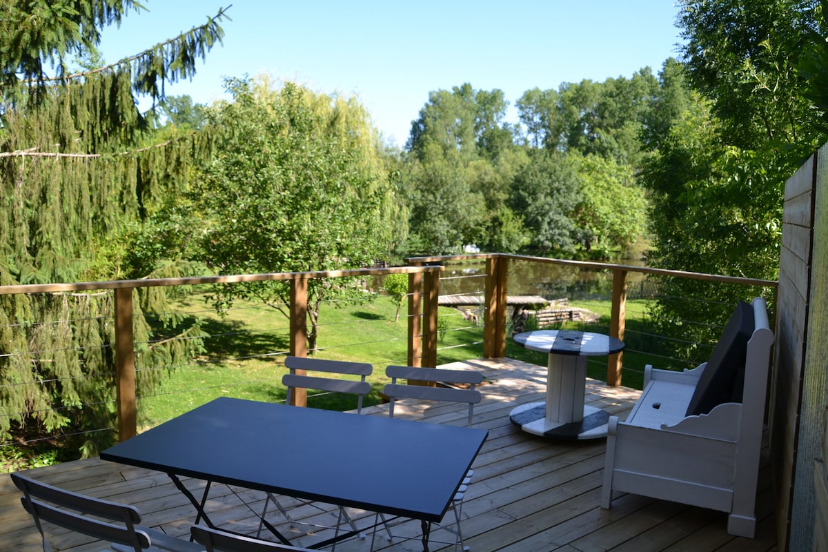 Marais poitevin La cabane les pieds dans l'eau