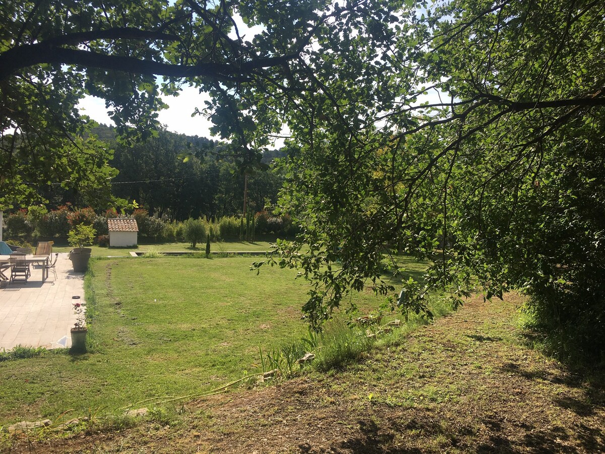 Villa provençale en campagne près Aix en Provence