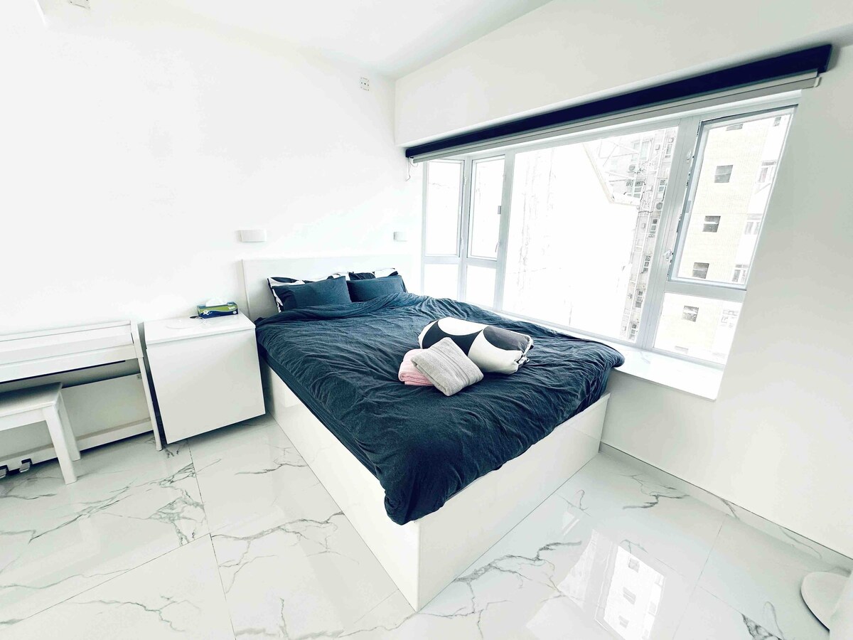 Modern 1-Bedroom Apartment
