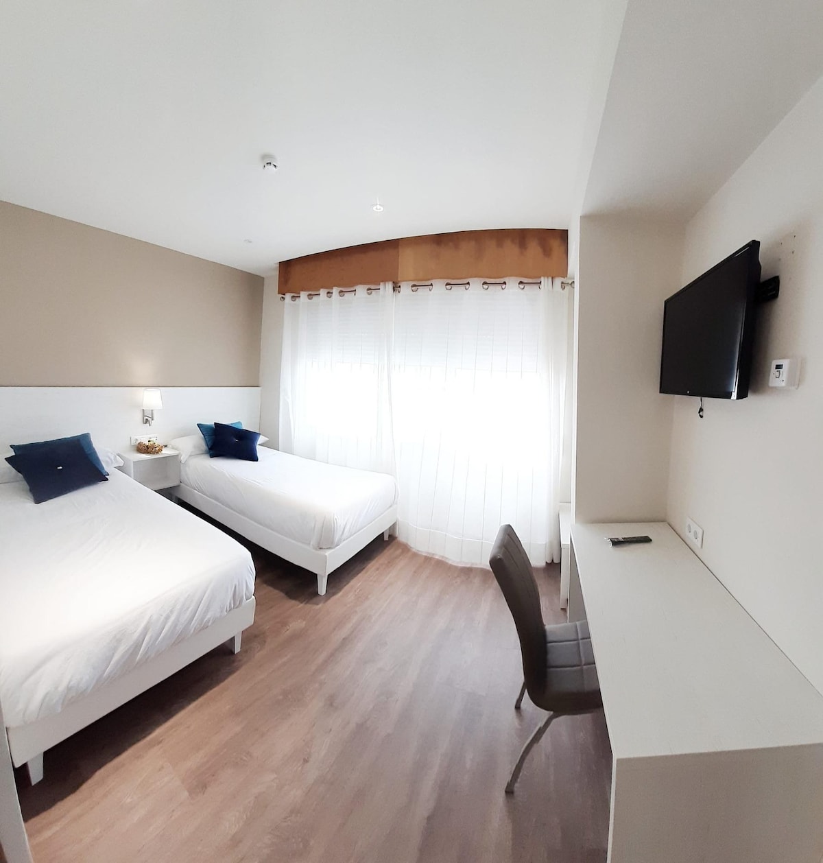 Hotel La Terraza -高级双人客房，配备2张床