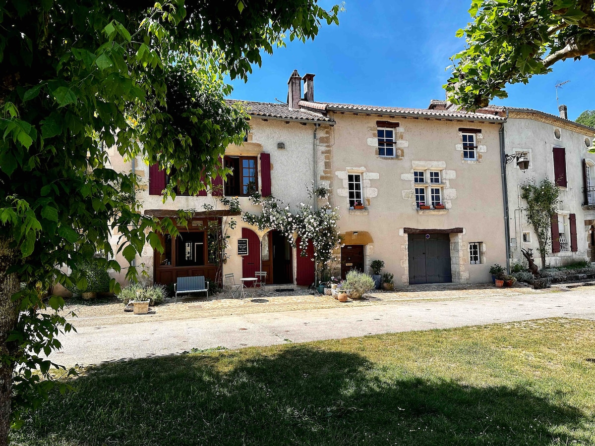 Maison de village avec cheminée