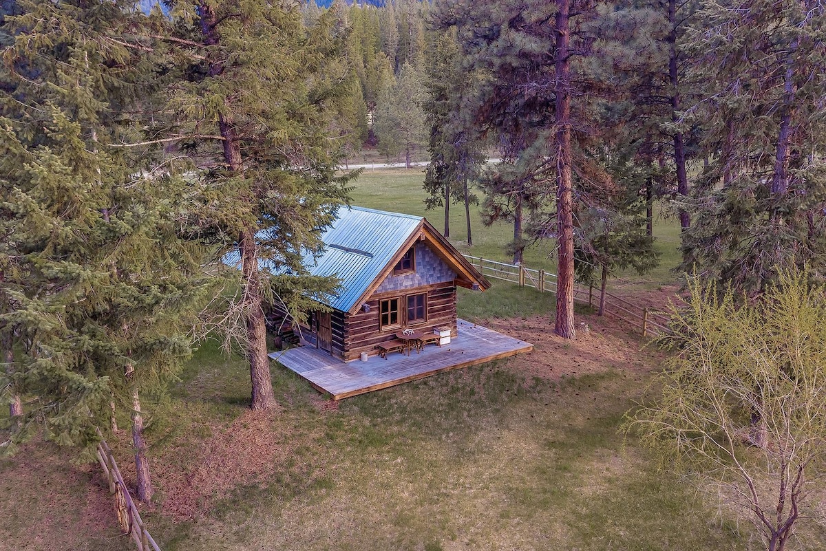 Stagecoach Exchange Cabin -高山瀑布牧场