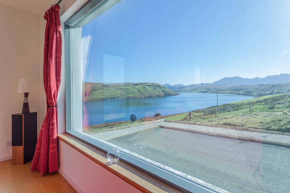 斯凯岛卡拉斯（ Calath ）、斯凯岛（ Isle of Skye ） ，可欣赏到美丽的山景/湖景