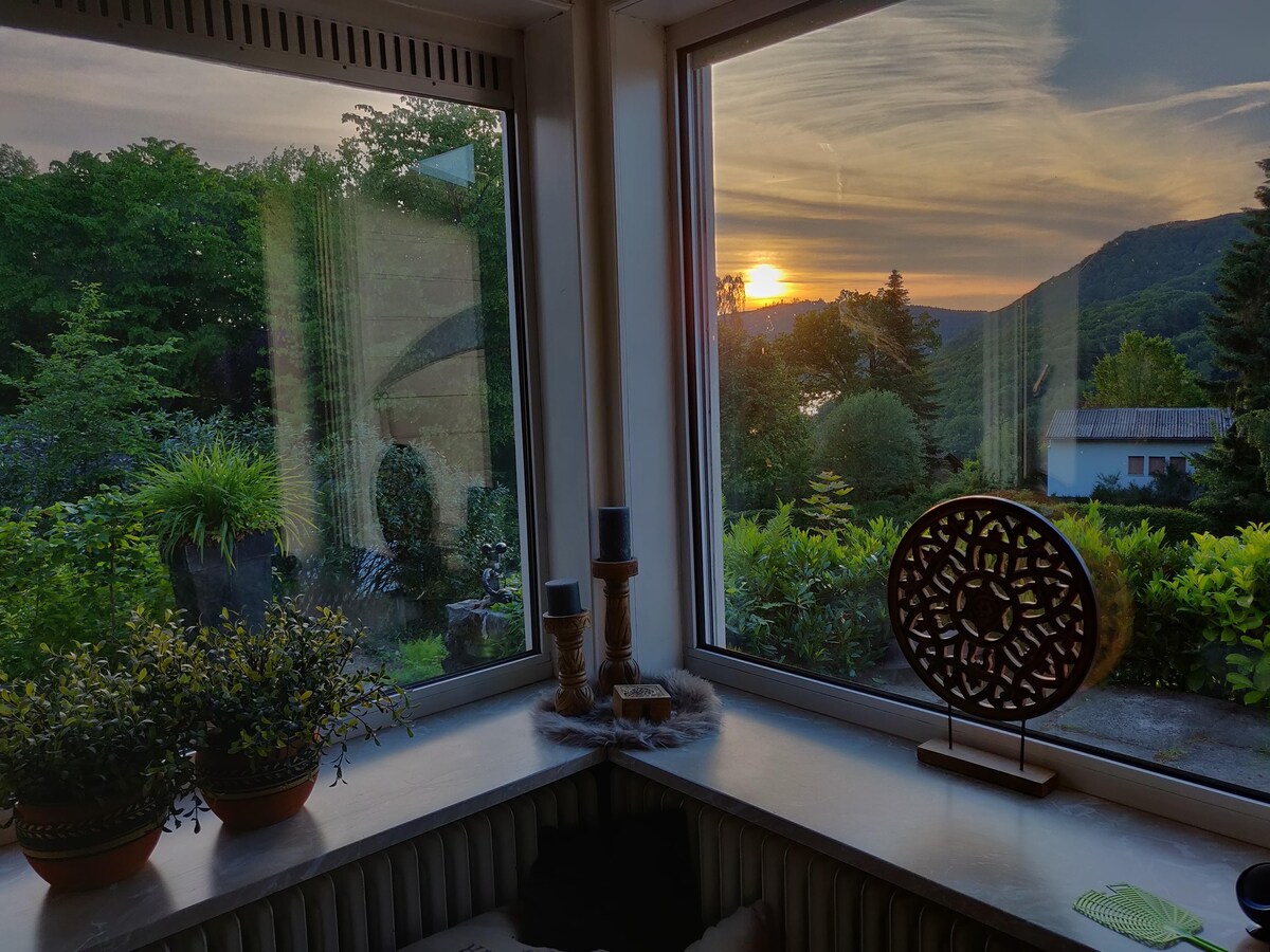 bungalow met sauna en prachtig uitzicht, Sauerland