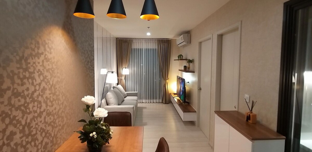 阿索克（ Asoke ）/机场快轨宽敞的2卧室房源溫馨公寓機場綫和地鐵