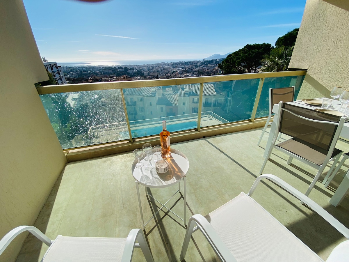 Incroyable vue mer, terrasse, piscine et parking