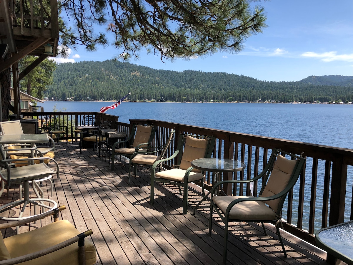 Lakefront Cabin on Deer Lake