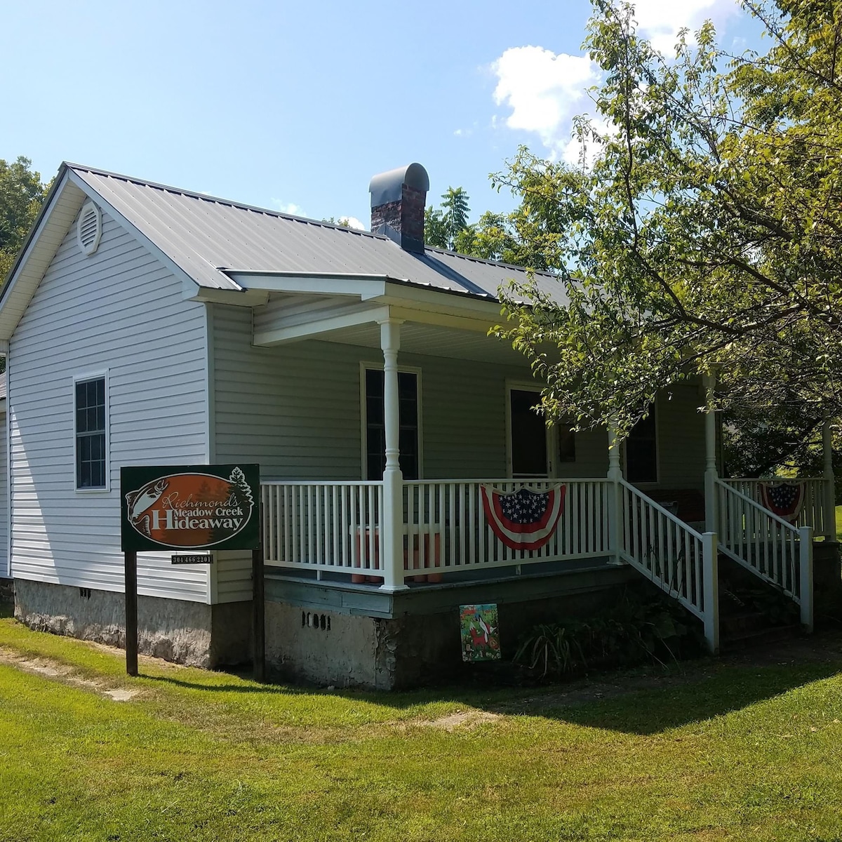 Richmond 's Meadow Creek Hideaway