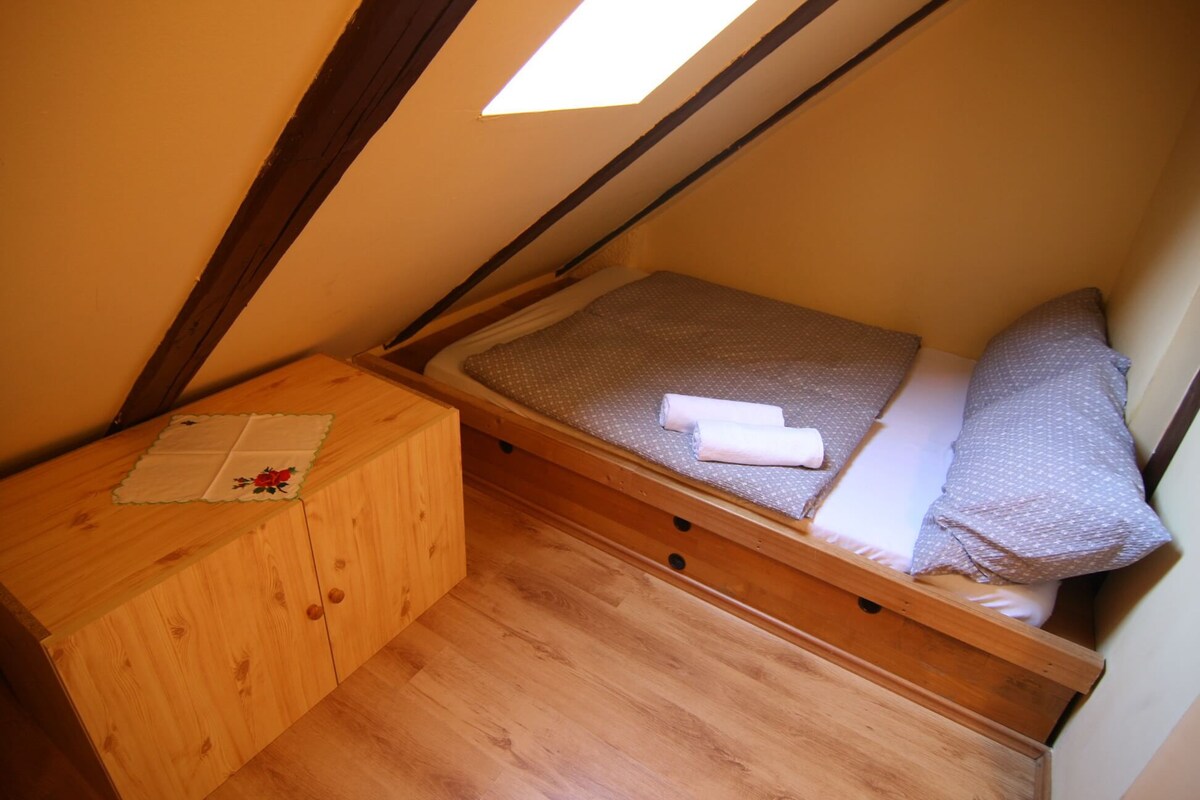 Double bed room Nr.8