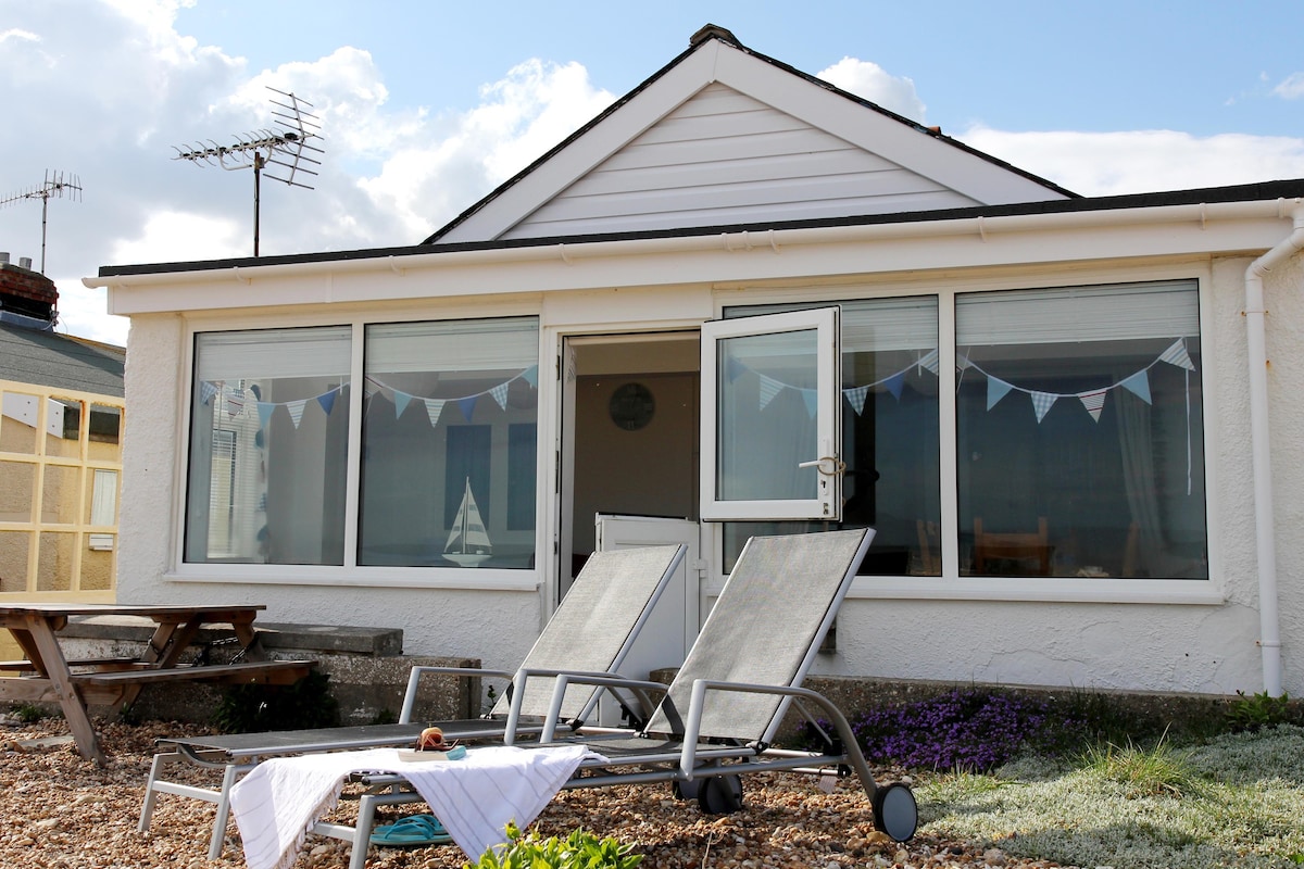 Seaspray Pagham the Holiday Home on the Beach