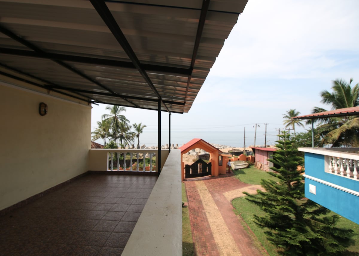 Mangalore Beach House: Villa By The Beach