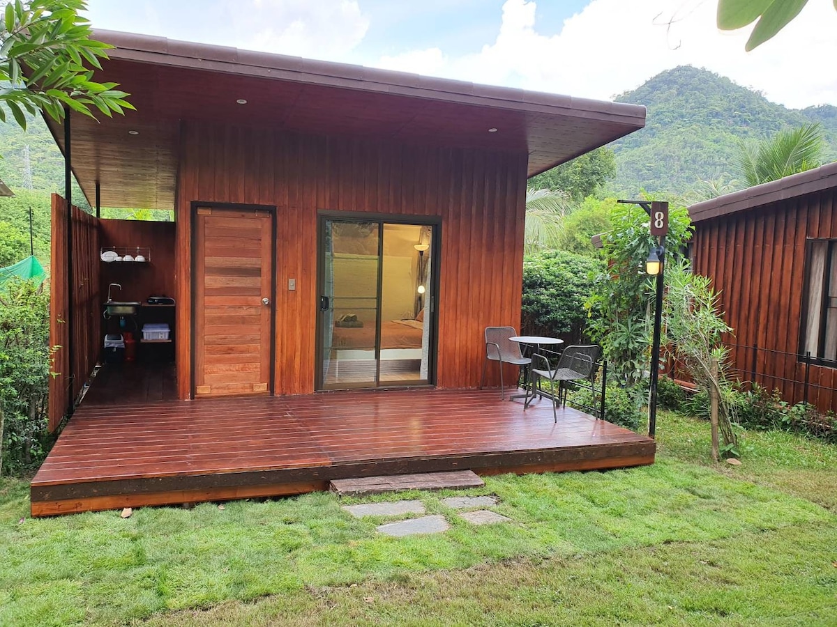 One-bedroom KG House w/ mountain views (#5-8)