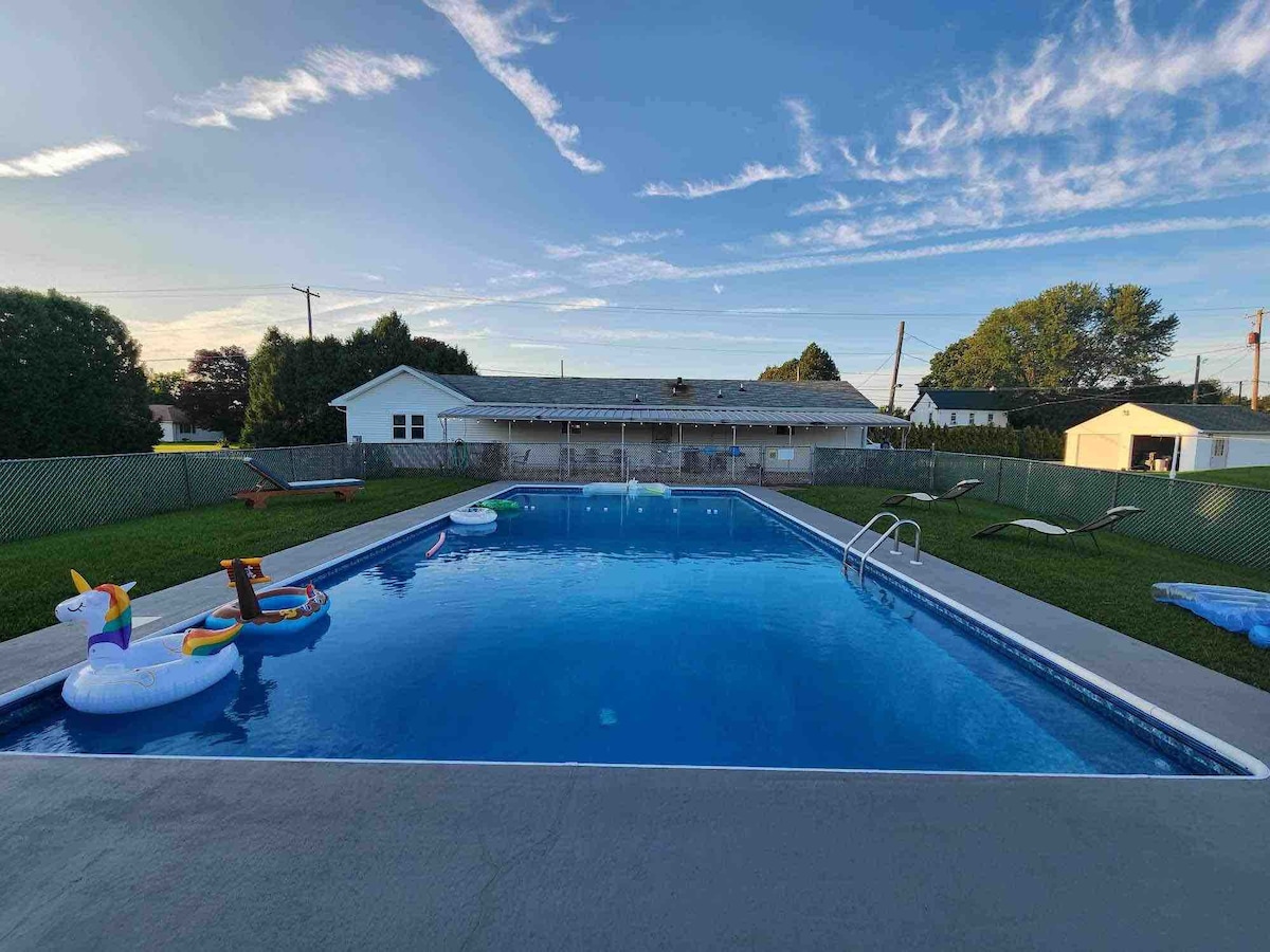 Country Escape w/private pool!