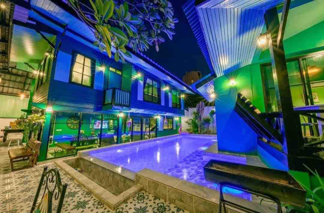 海边50米绿沙滩泳池别墅 Green pool villa 5 bed