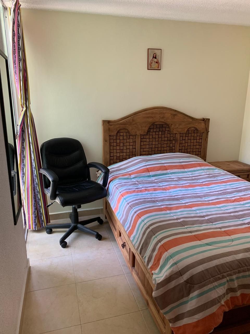 ¡Habitación en departamento seguro!