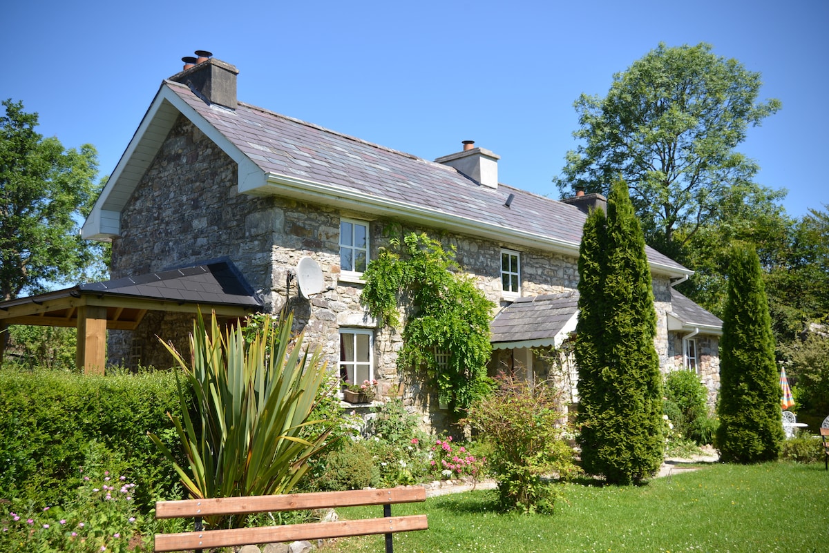 Lough Arrow乡村小屋