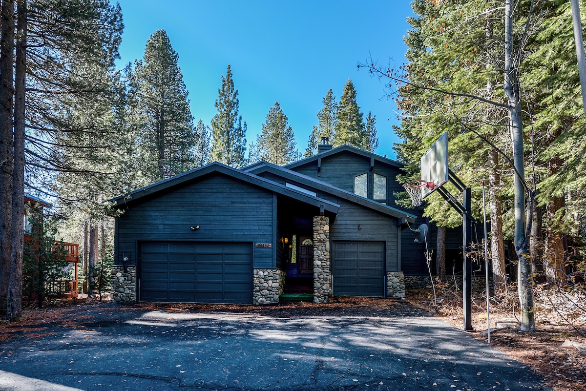 Huge Tahoe Donner Ski House