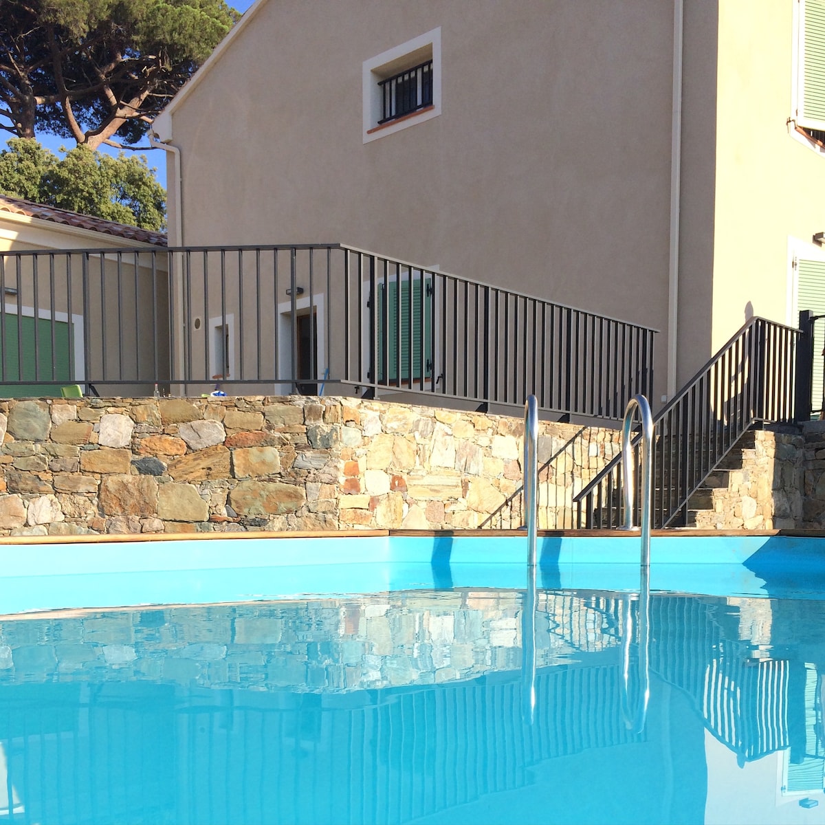 Maison piscine-jardin près de Saint-Florent