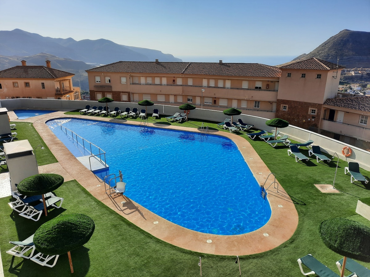 Roquetas golf y playa,piso con piscina climatizada