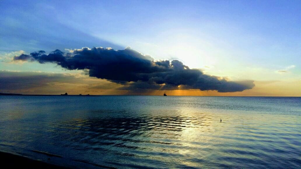 巴达米耶（ Badamier ）海滩（海滩）