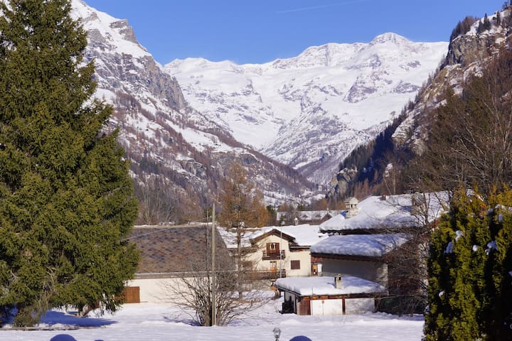 格雷索内伊-萨伊恩特-耶亚恩 (Gressoney-Saint-Jean)的民宿