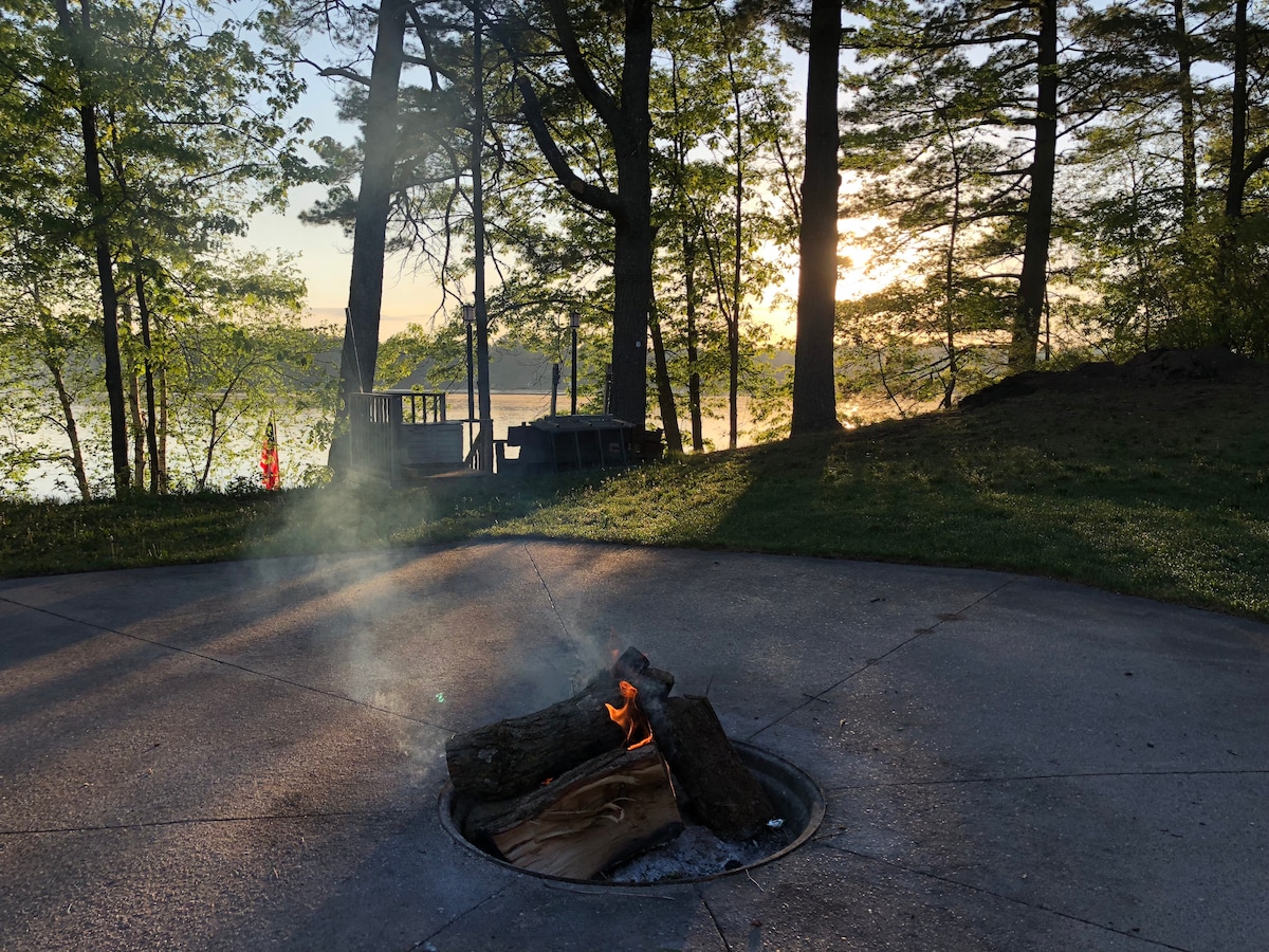 Sunny 's Landing, Prairie Lake Home, Chetek Chain