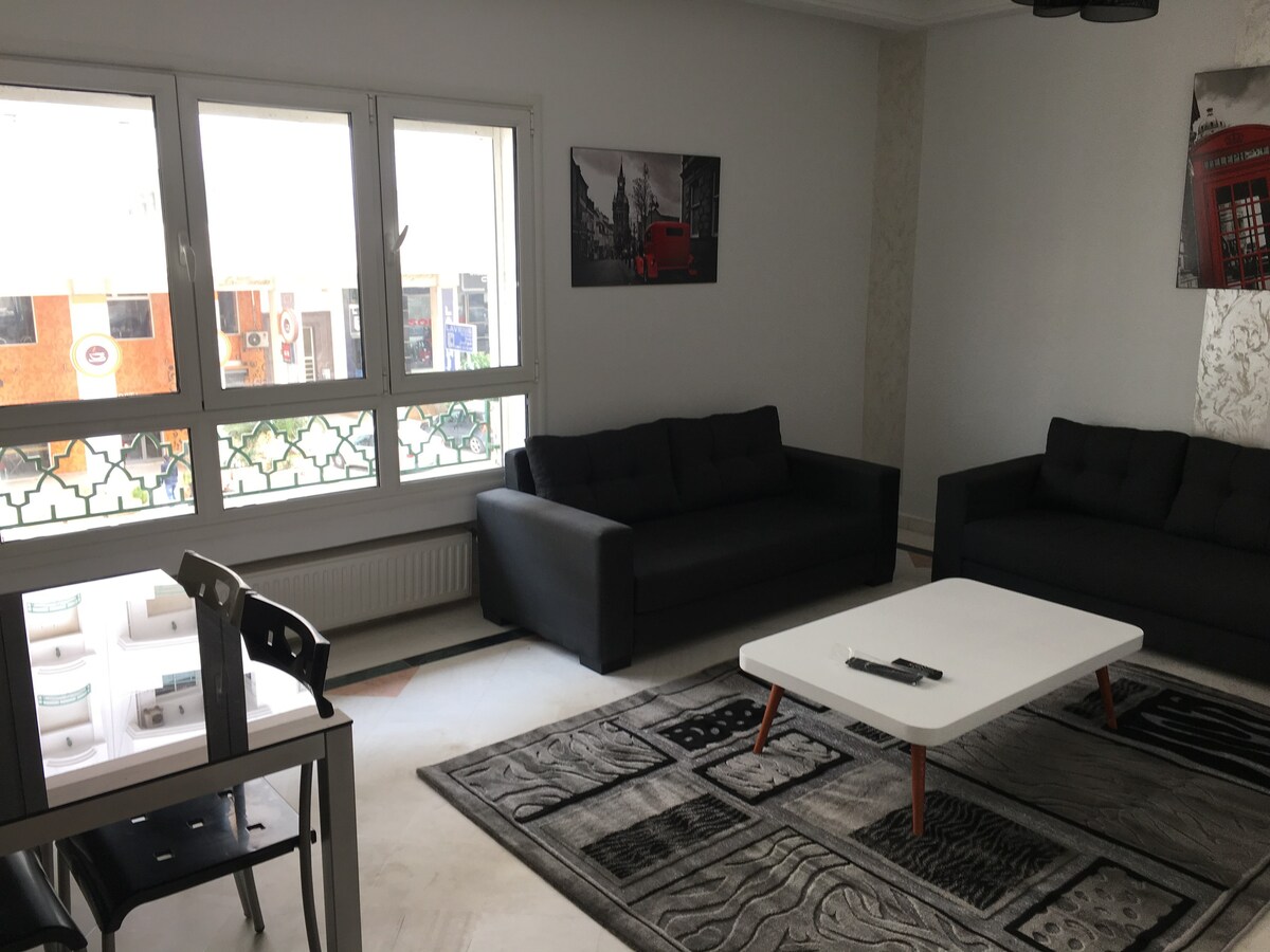 Av Hedi Nouira S +3舒适公寓和停车场