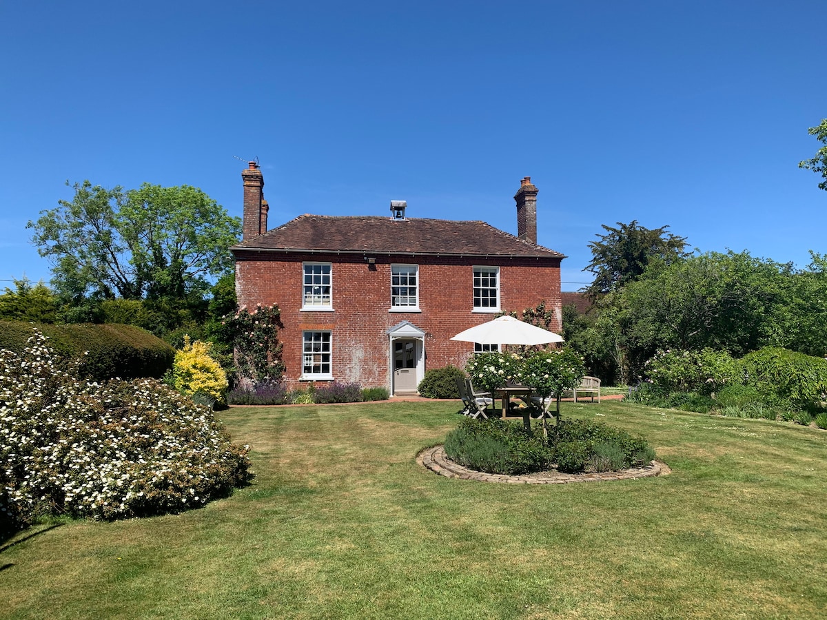 rudgwick整套民居令人惊叹的格鲁吉亚家庭住宅