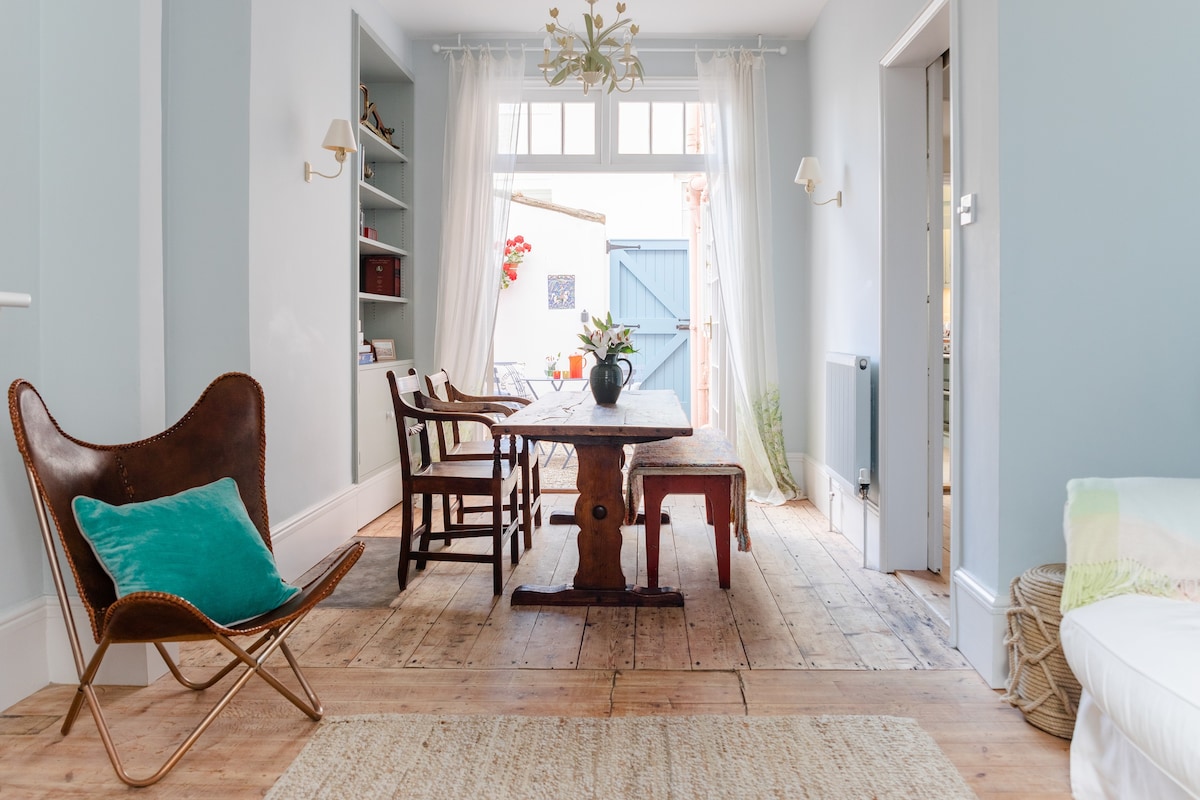 Seaside Cottage. Aldeburgh