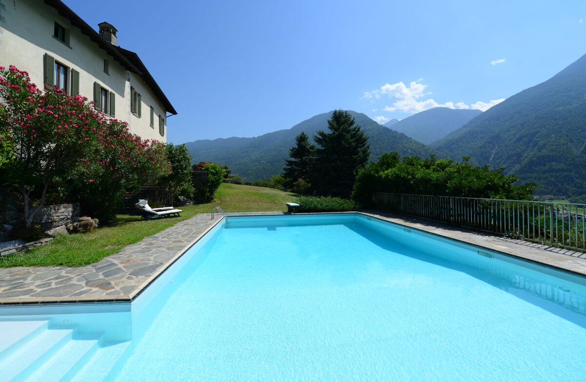 VILLA DEL LUPO: Crown of the Valtellina