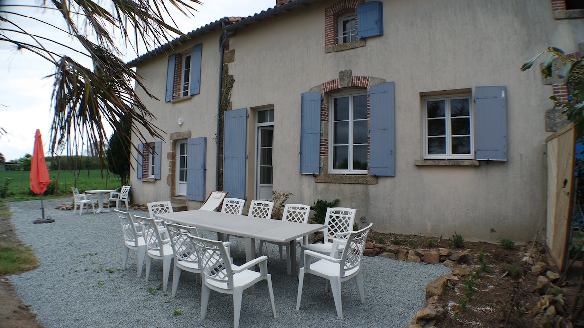 可入住12人的度假屋，距离Puy du Fou 16公里