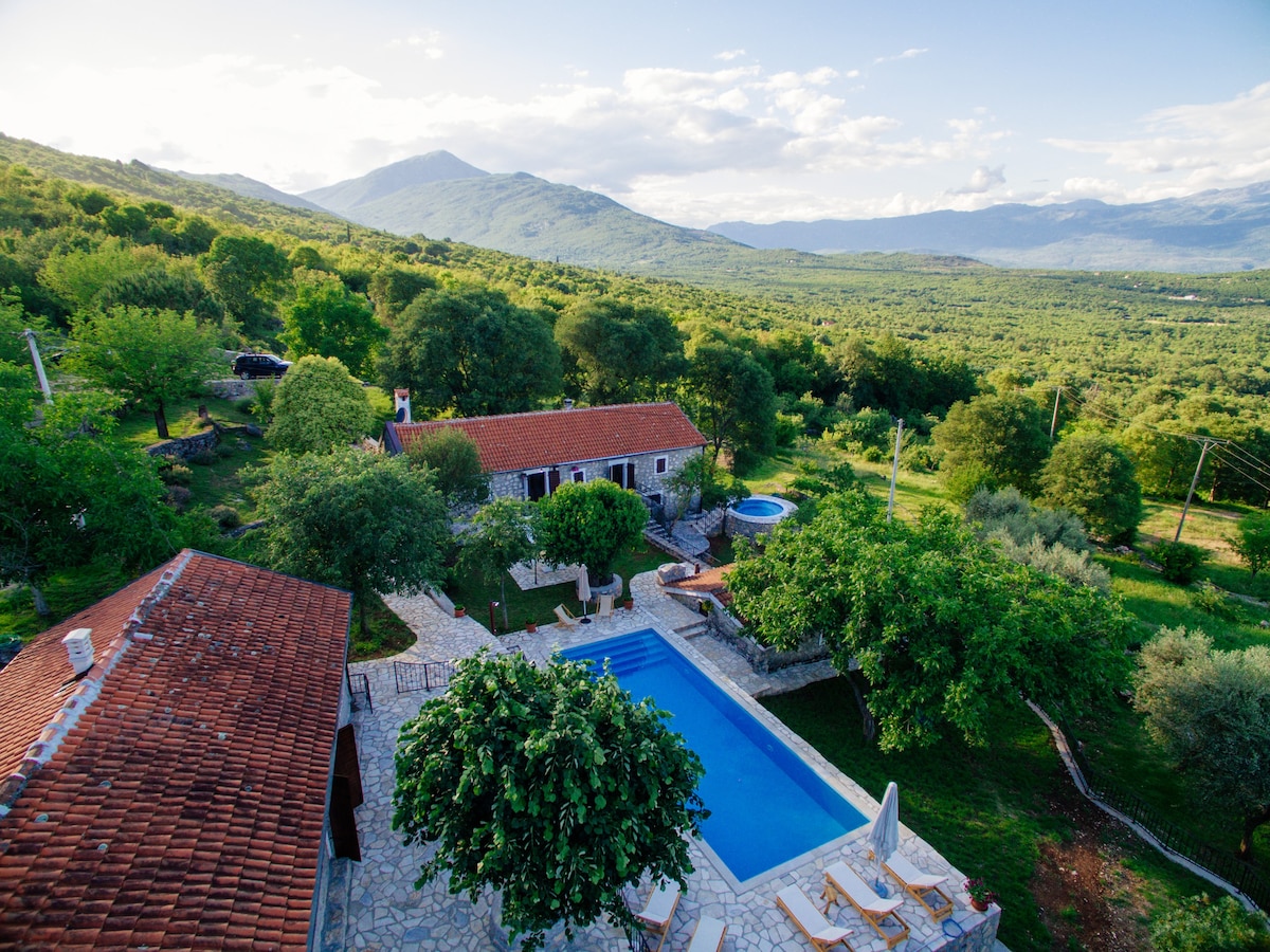 Grandfather 's Secret Villa Smokvica