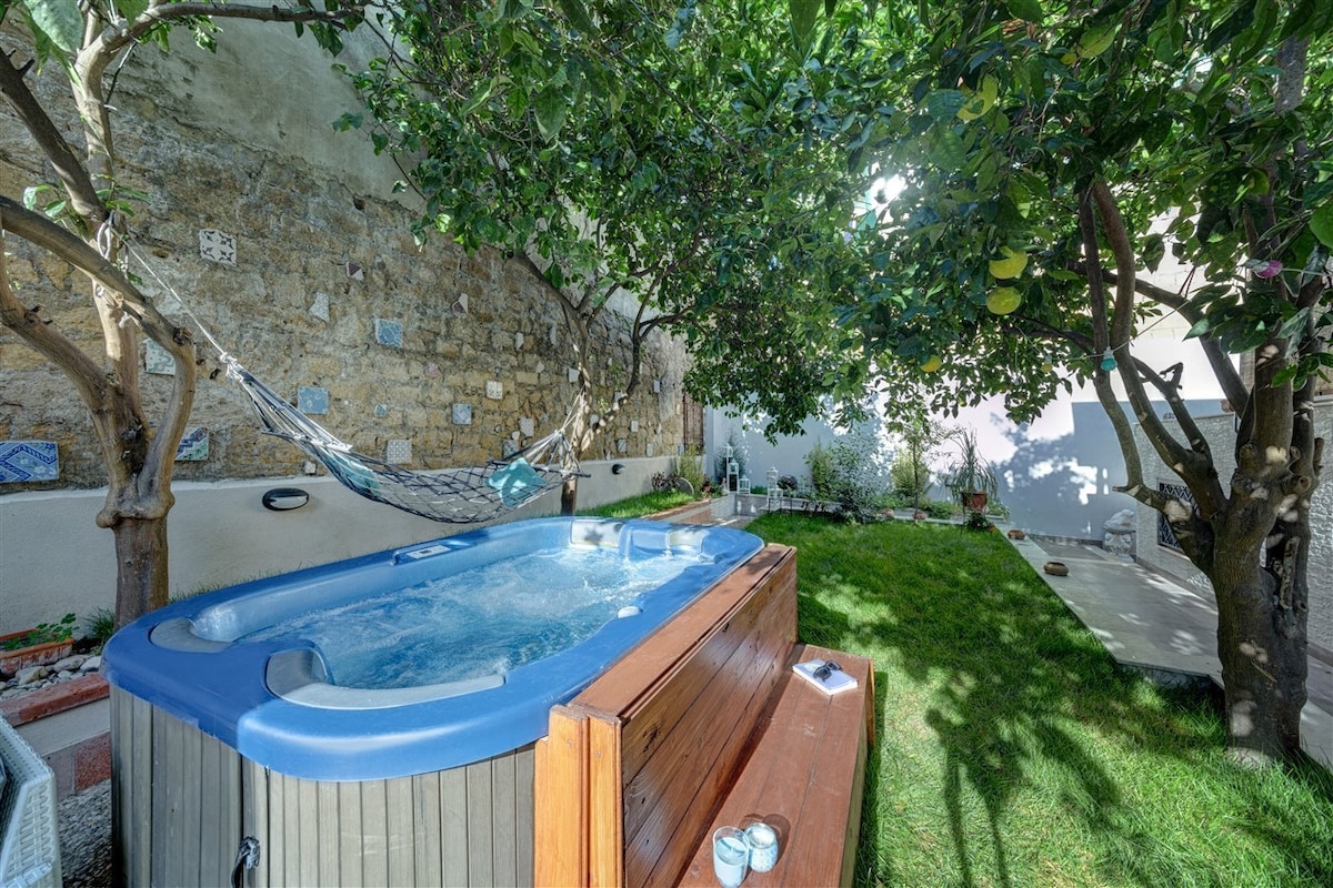 Homely house with a Jacuzzi in the garden