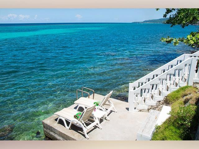 Ocean front villa, Full Staff, Snorkeling on Reef