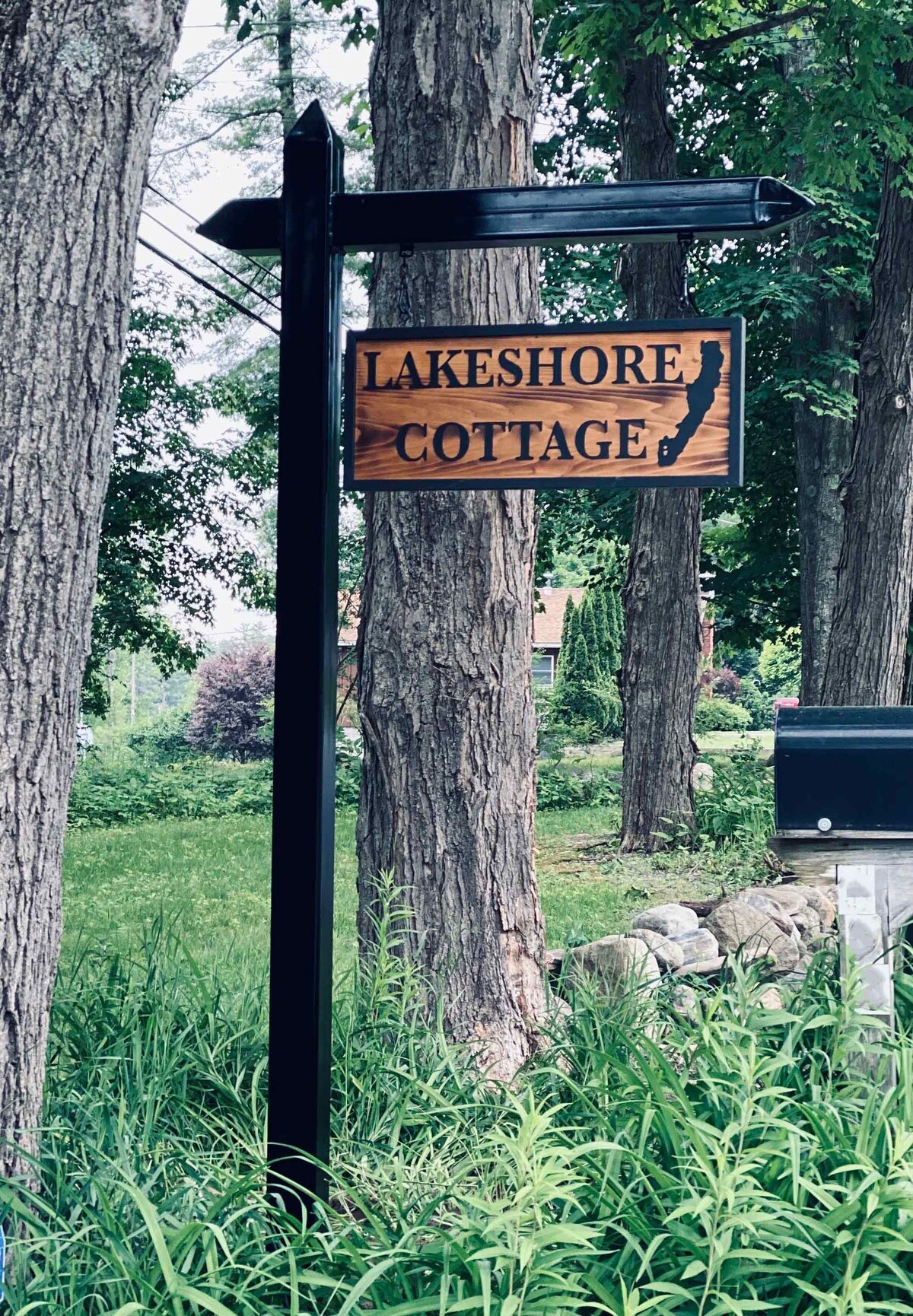 Lakeshore Cottage