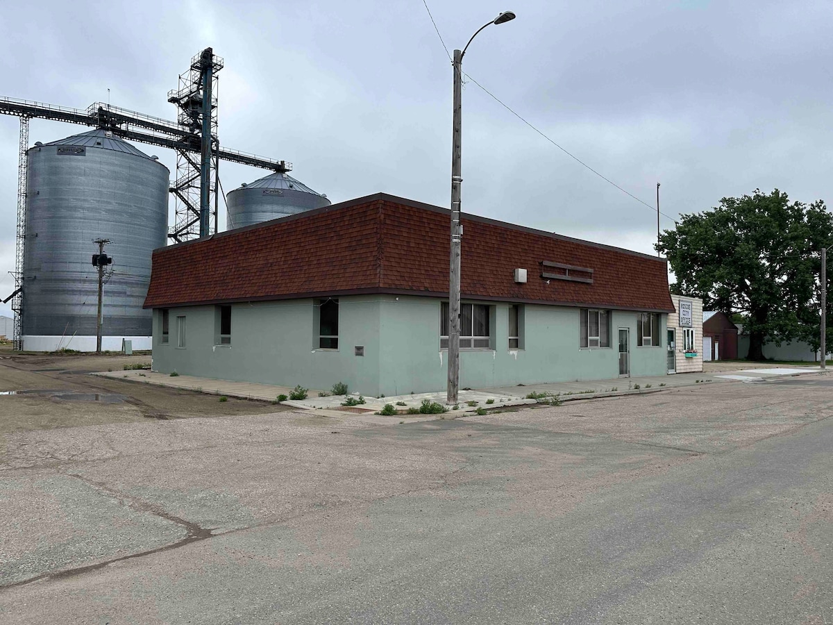 Historic "Bank" Hunting Lodge