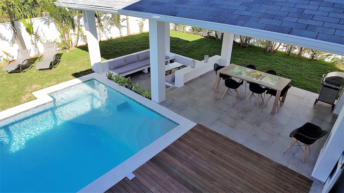 Villa Riviera 1, close to the beach and village