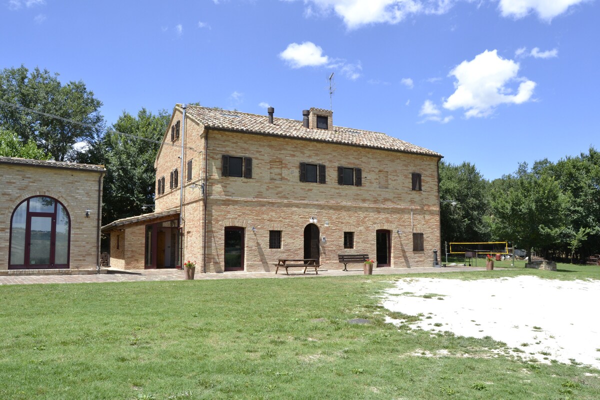 19世纪的Forestale Luti农舍