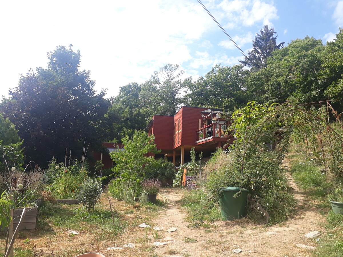 Maison en bois,Atypique, charmante,  écologique