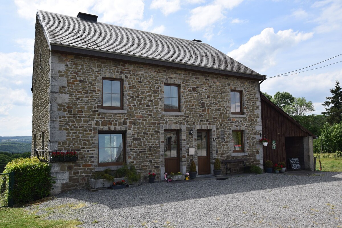 Holiday Home in Rendeux with Fenced Garden